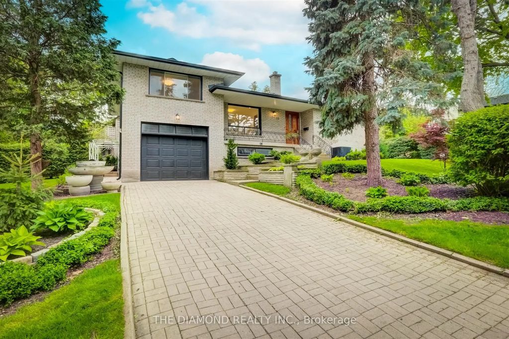 15 Government Road, Toronto W08