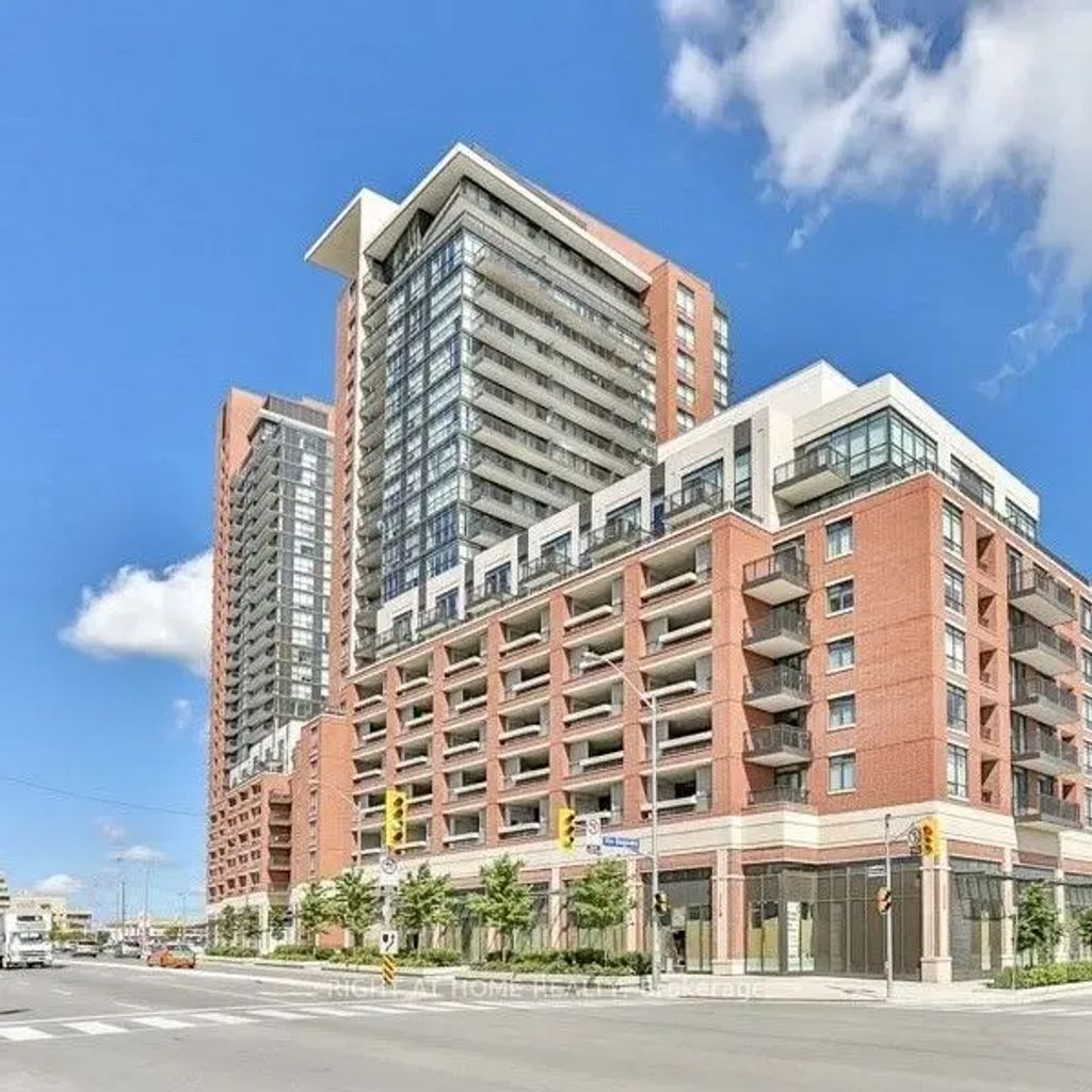 800 Lawrence Avenue, Toronto W04