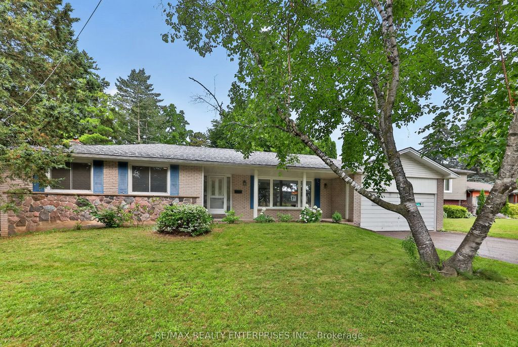 975 Cresthampton Lane, Mississauga