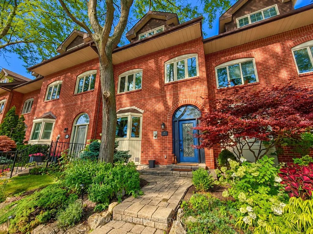 45 Tradewind Drive, Oakville