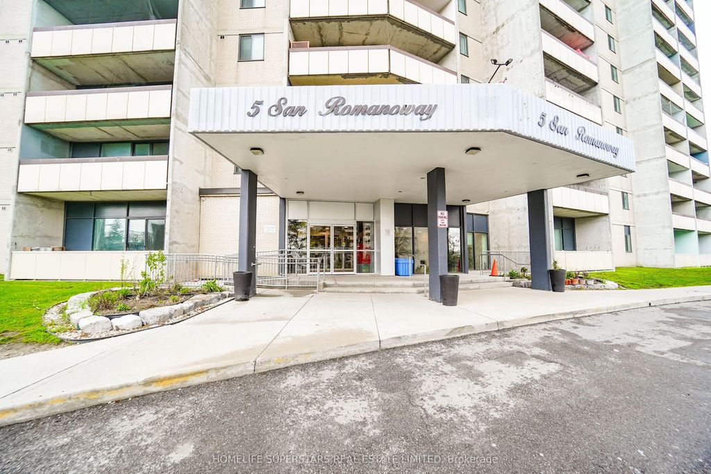 5 San Romano Way 705, Toronto W05