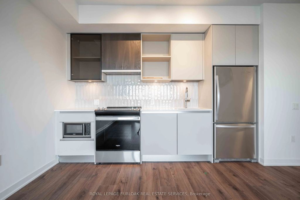 395 Dundas Street 437, Oakville
