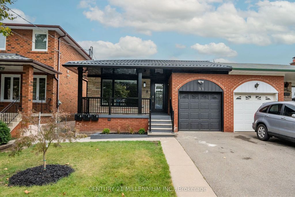 31 Mariposa Avenue B, Toronto W03