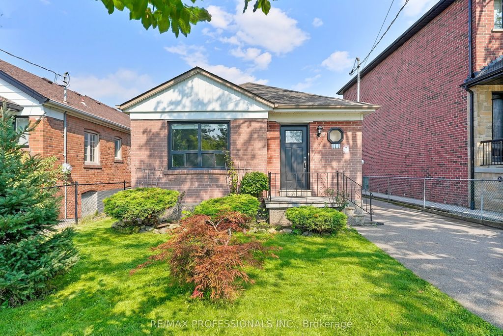 111 Wesley Street, Toronto W07
