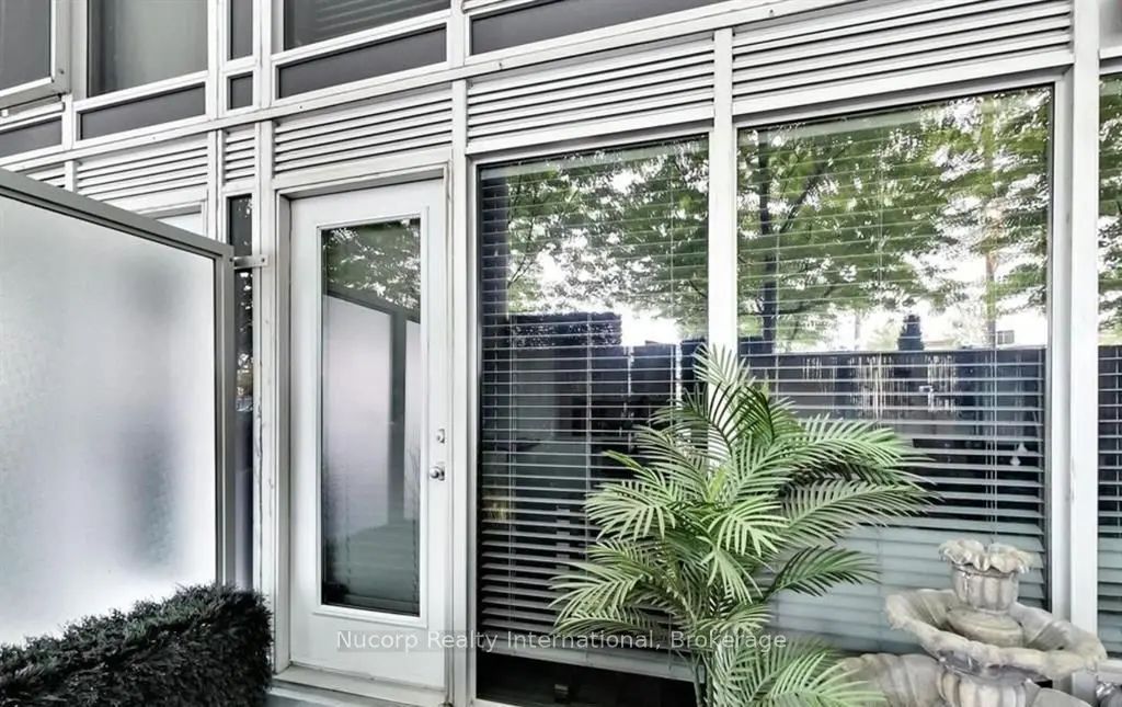 1040 The Queensway N/a, Toronto W08
