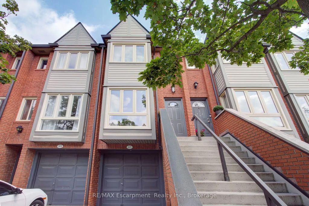 895 Maple Avenue 425, Burlington