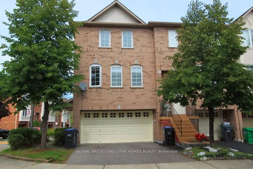 80 Acorn Place 111, Mississauga