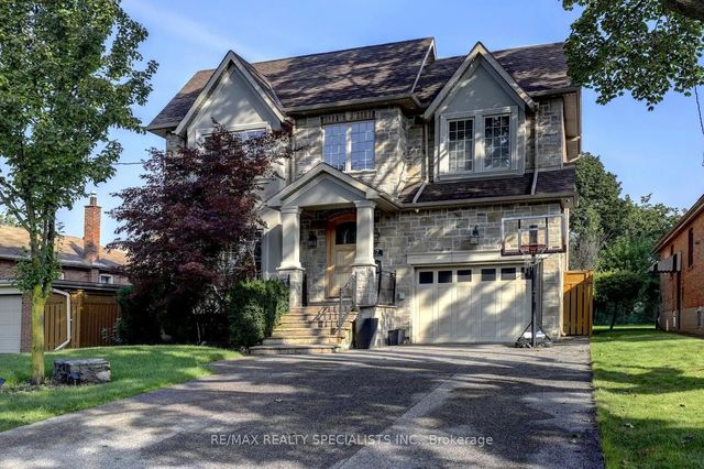 7 Fairlin Drive, Toronto W08