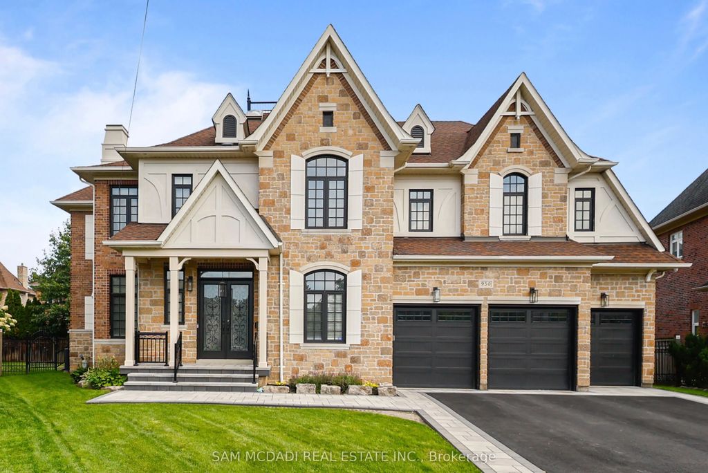950 Fredonia Drive, Mississauga
