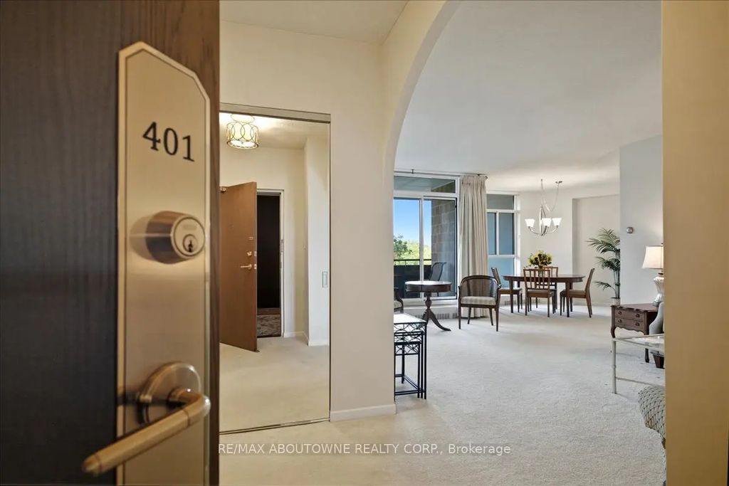 5250 Lakeshore Road 401, Burlington