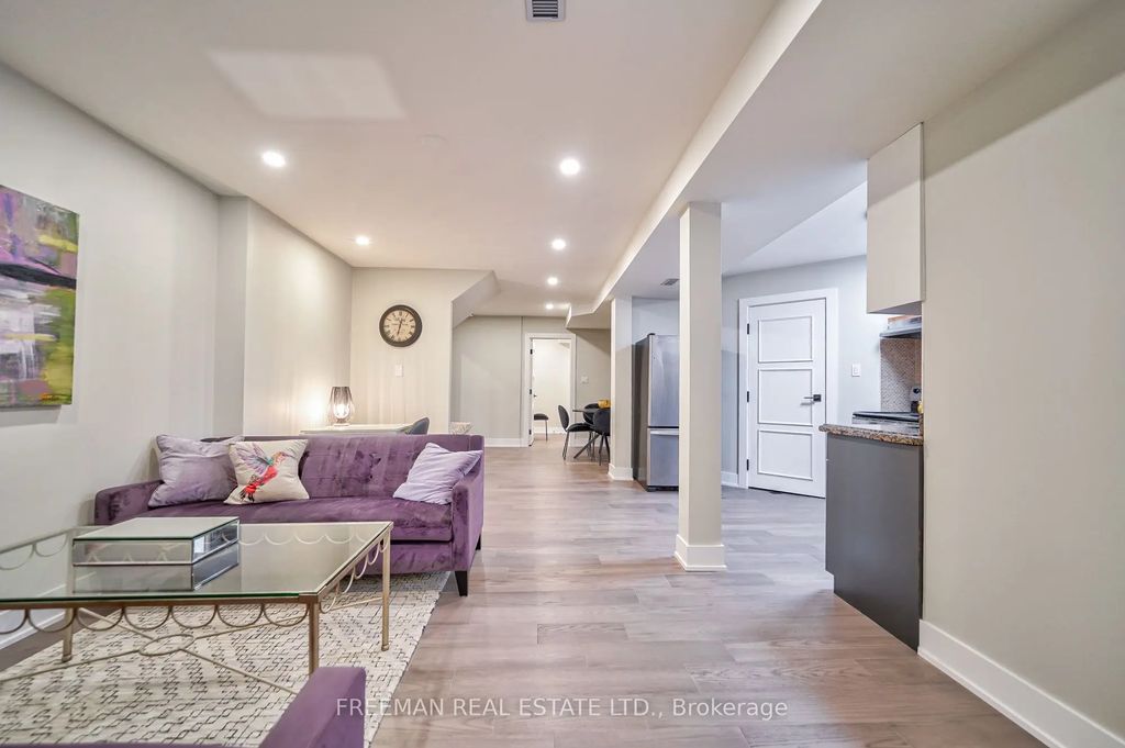 351 Windermere Avenue B, Toronto W01