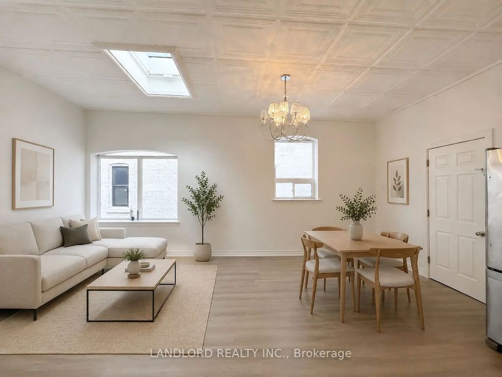 385 Jane Street Upr. Fr, Toronto W02
