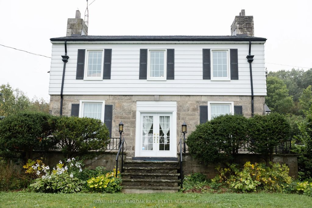 7682 Old Tremaine Road, Milton