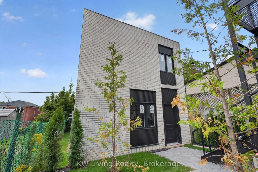 6 Kirknewton Road Garden Suite, Toronto W03