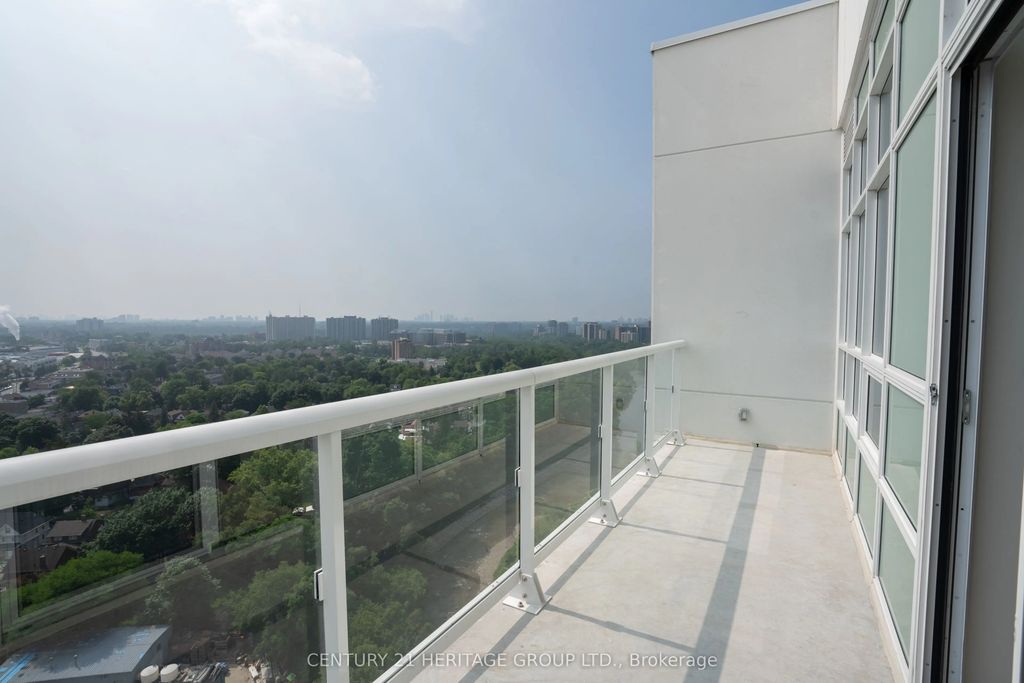 10 Wilby Crescent 2202, Toronto W04