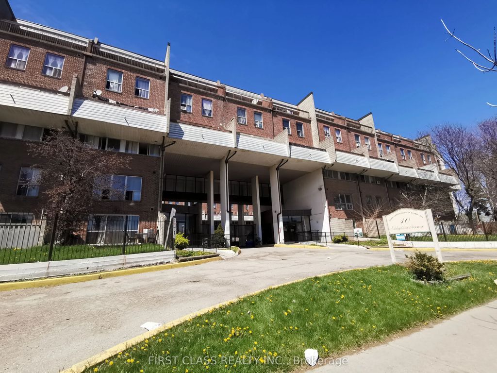 10 Eddystone Avenue 148, Toronto W05