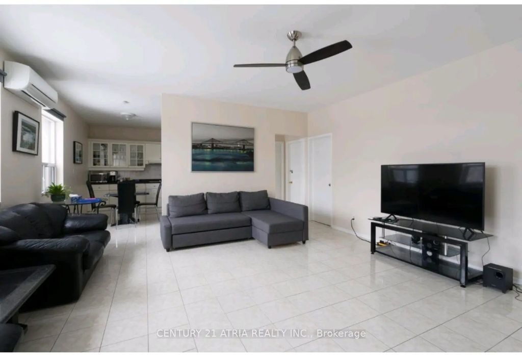 3199 Dufferin Street 2nd Floor, Toronto W04