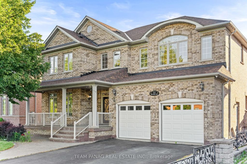 52 Mount Royal Circle, Brampton