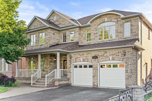 52 Mount Royal Circle, Brampton