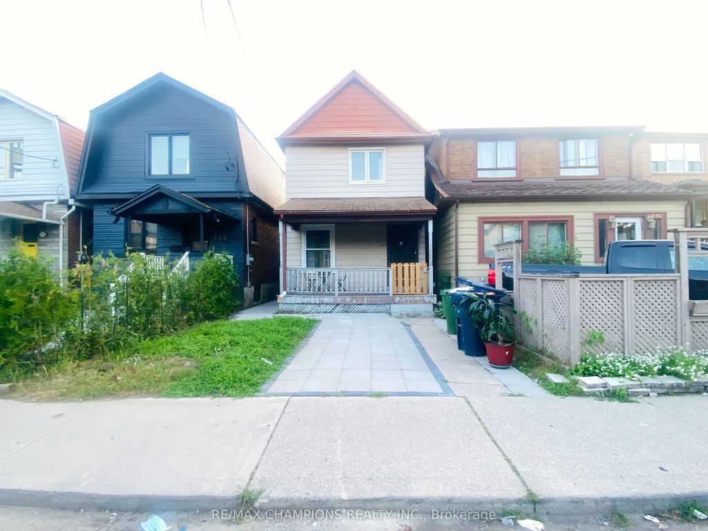 734 Willard Avenue Main, Toronto W02