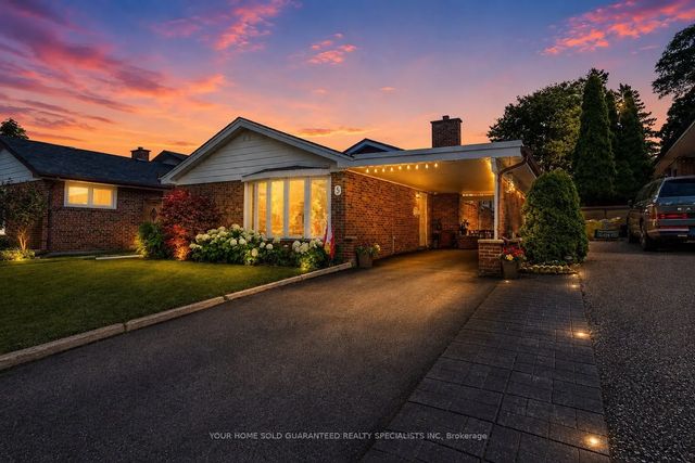 5 Hallow Crescent, Toronto W10