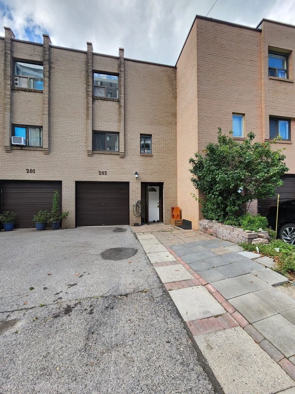 203 Lotherton Pathway 82, Toronto W04