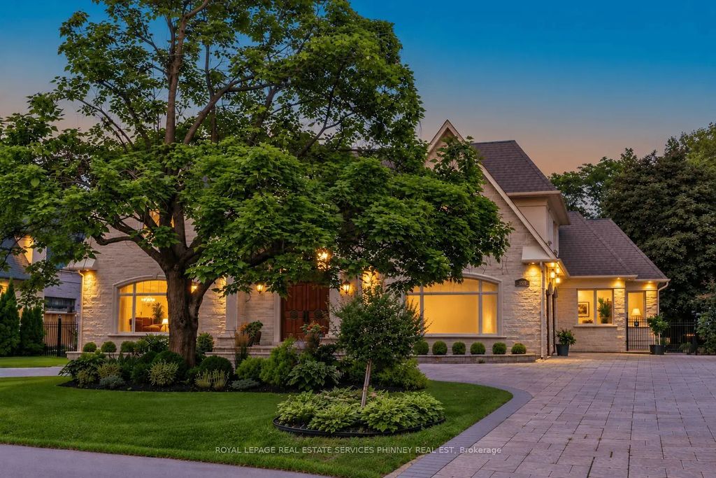 1511 Broadmoor Avenue, Mississauga