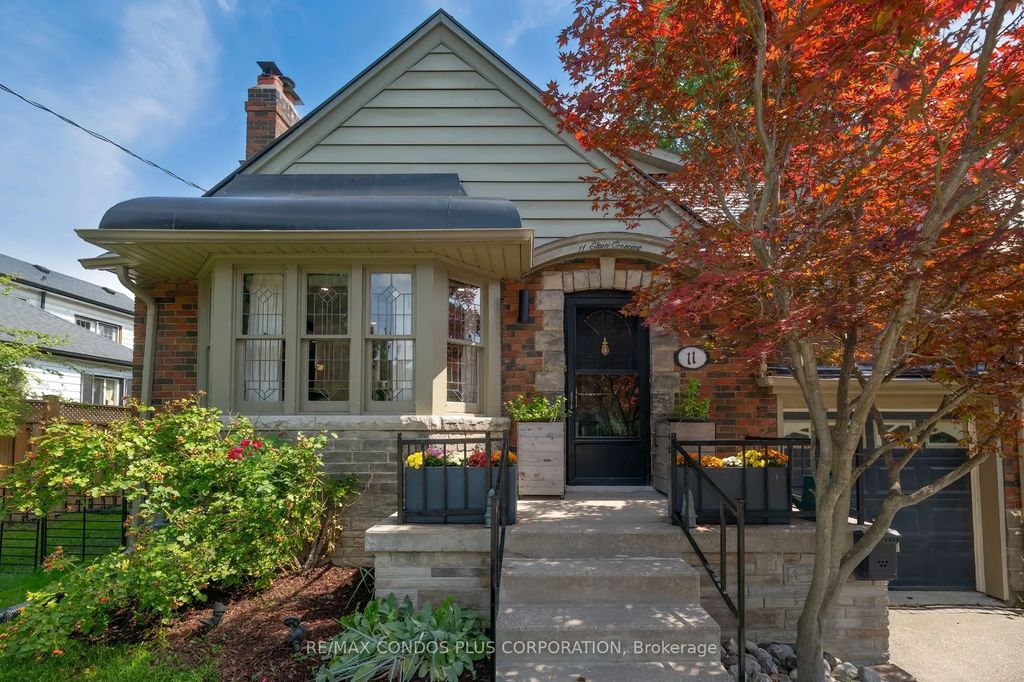 11 Elton Crescent, Toronto W06
