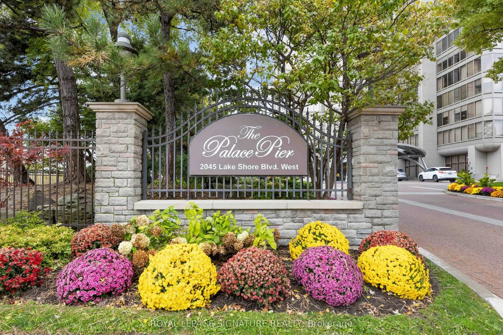 2045 Lake Shore Boulevard W 2904, Toronto W06