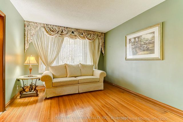 23 Tumpane Street, Toronto W05