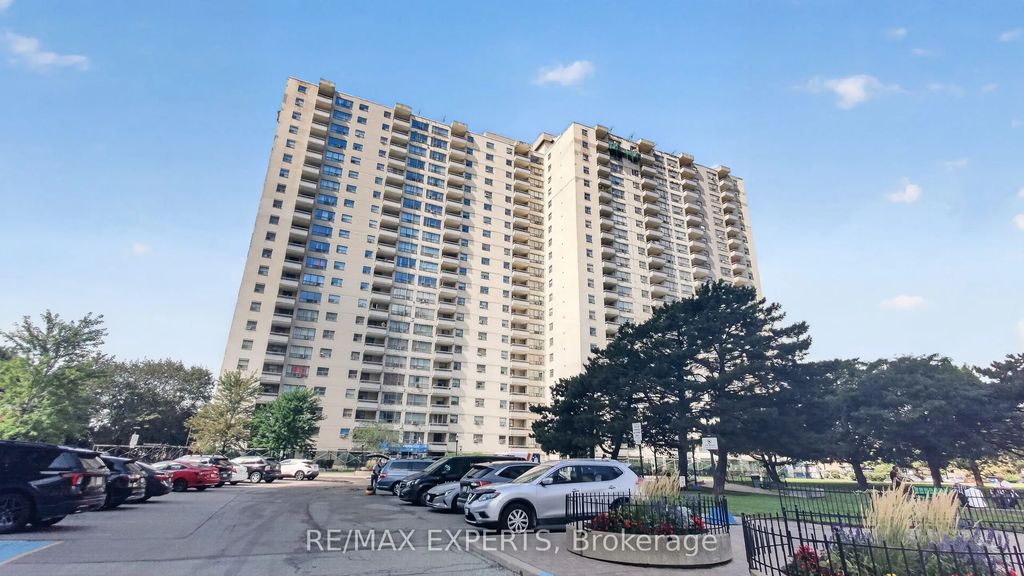 390 Dixon Road 1703, Toronto W09