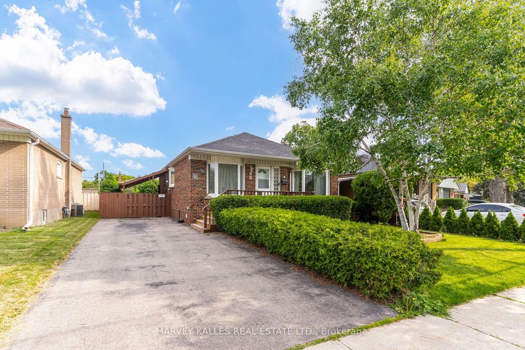 9 Sealcove Drive, Toronto W08