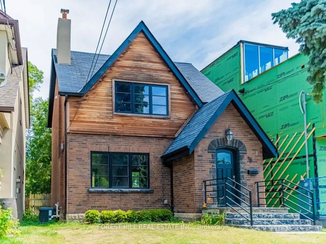 18 Sunnybrae Crescent Lower, Toronto W04