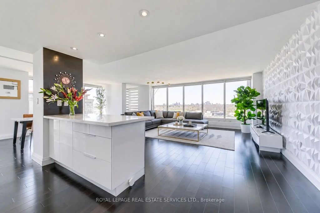 2045 Lake Shore Boulevard W 1607, Toronto W06
