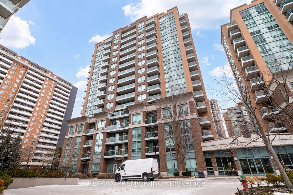 15 Michael Power Place Ph06, Toronto W08