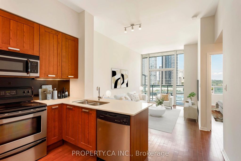 3391 Bloor Street W 703, Toronto W08
