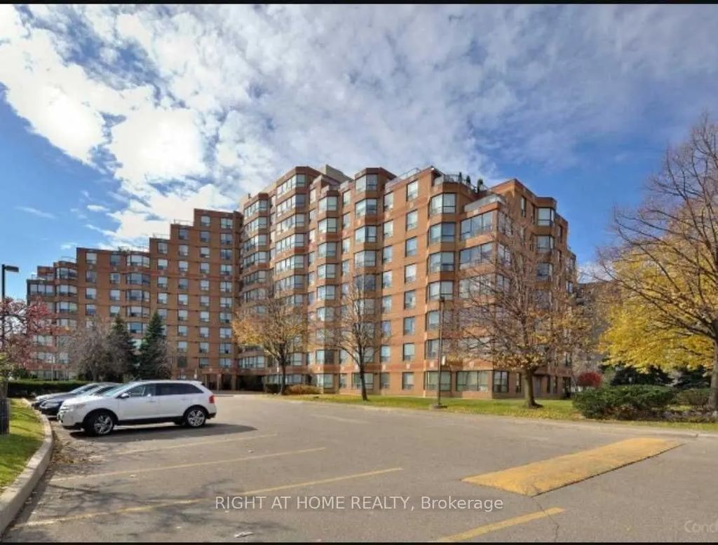 6 Humberline Drive 813, Toronto W10