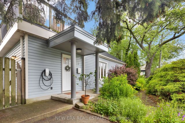 2 Foch Avenue, Toronto W06