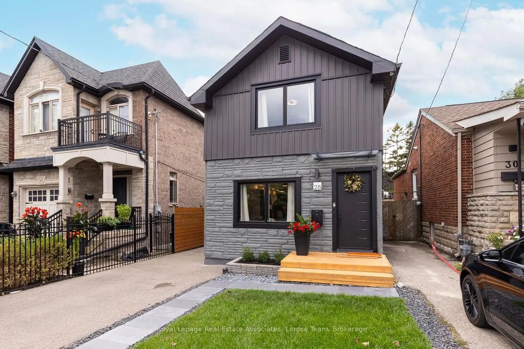 28 Thirtieth Street, Toronto W06