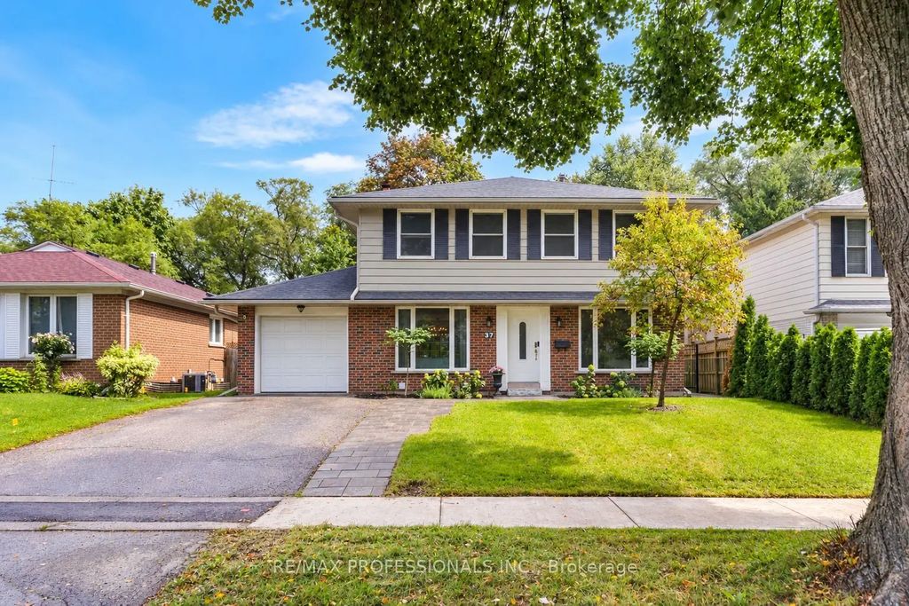 37 Birchleaf Crescent, Toronto W09