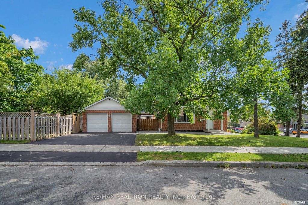 11 Harrow Drive, Toronto W04