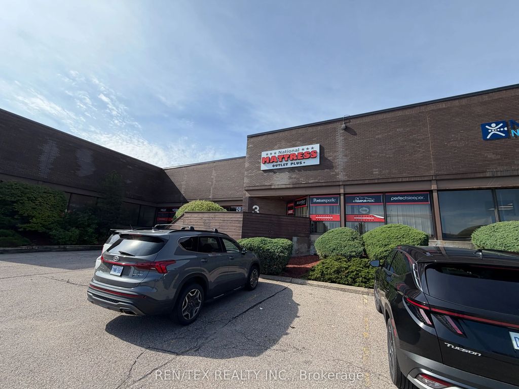 6620 Kitimat Road 3, Mississauga