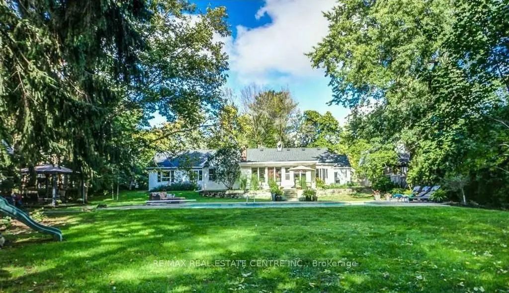 582 Cedar Avenue, Burlington