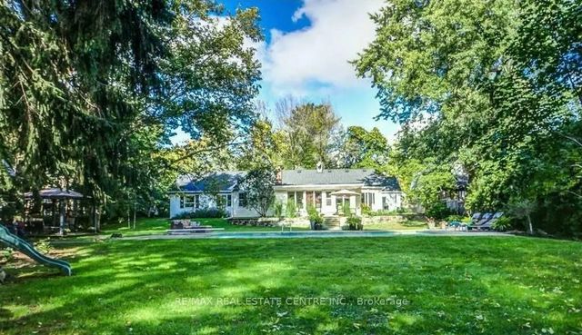 582 Cedar Avenue, Burlington