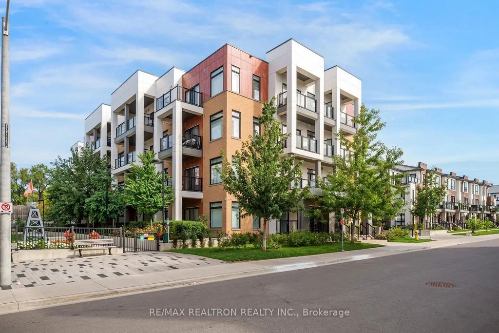 120 Canon Jackson Drive 304, Toronto W04