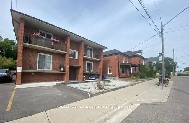 10 Main Street S 4, Halton Hills