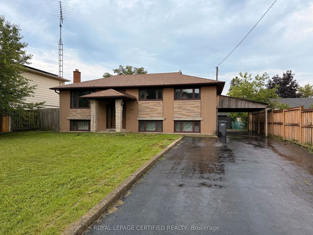 1398 Wren Avenue, Oakville