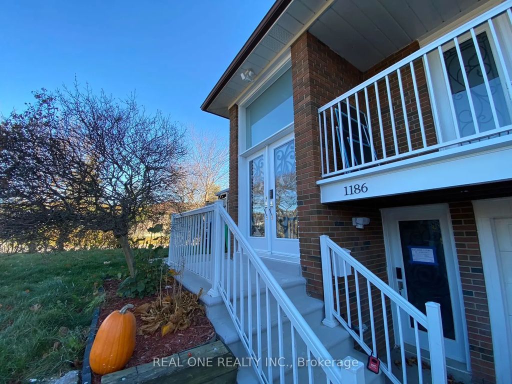 1186 Shadeland Drive Room U1, Mississauga