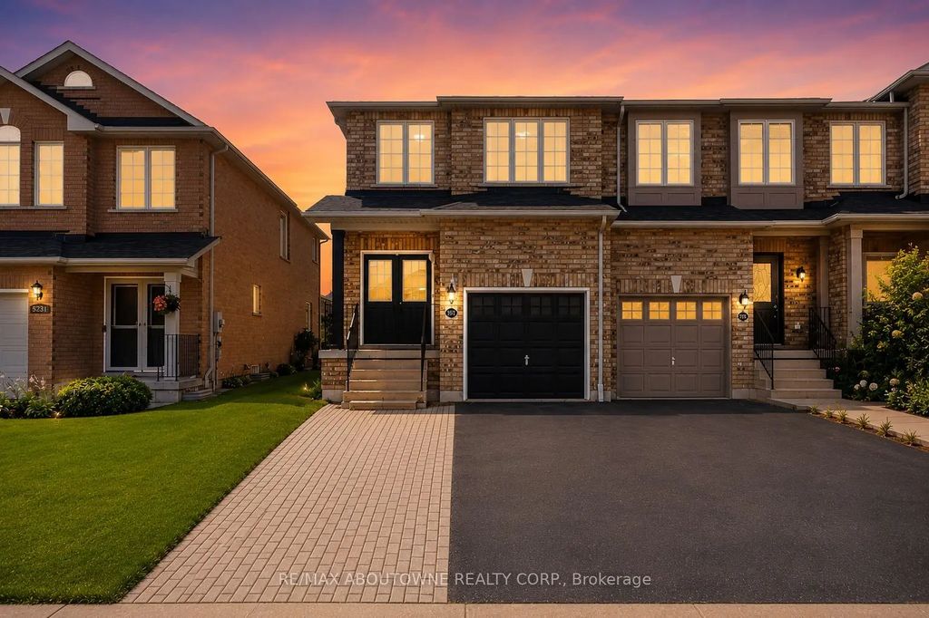 5233 Thornburn Drive, Burlington