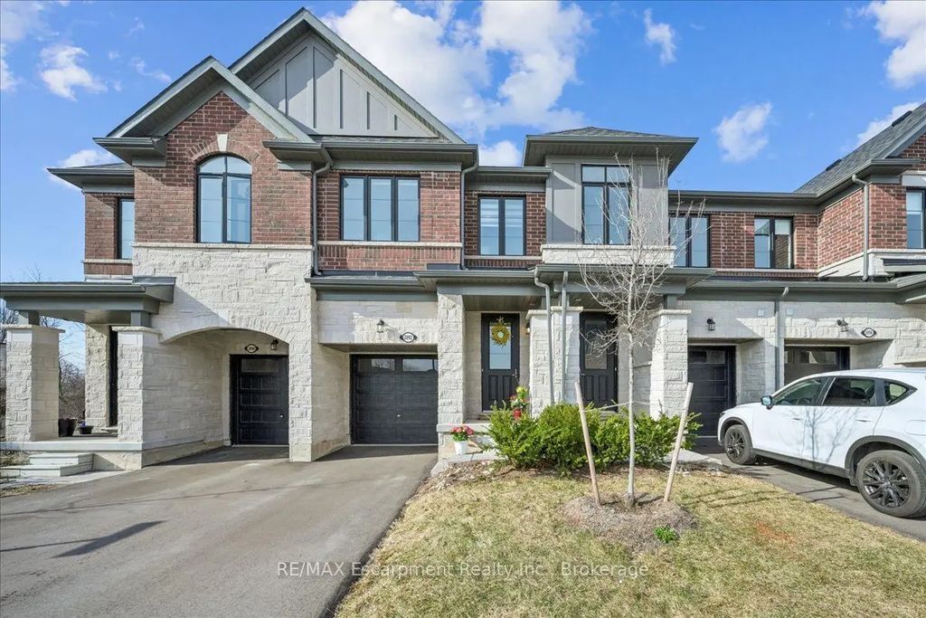 2092 Ellerston Common, Burlington